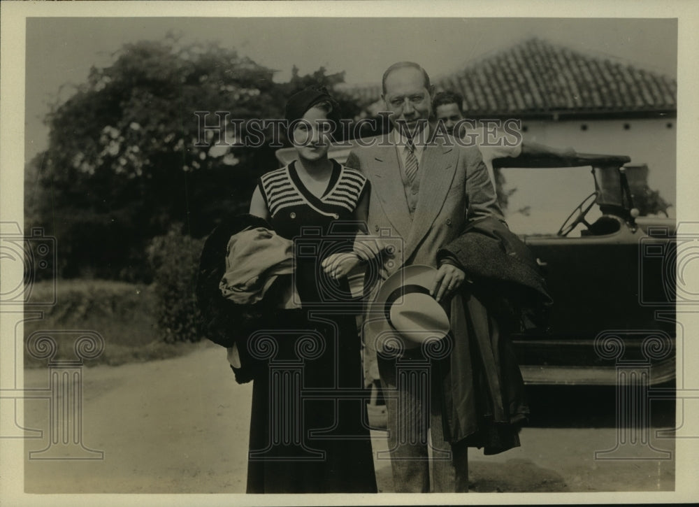 Press Photo Dr Enrique Olaya president of Columbia SA and daughter Lucia