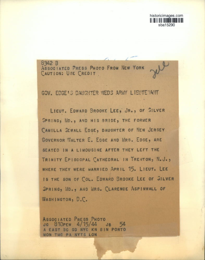 1944 Press Photo Lt. Edward Brooke Lee Jr. and Bride Camilla Sewall Edge