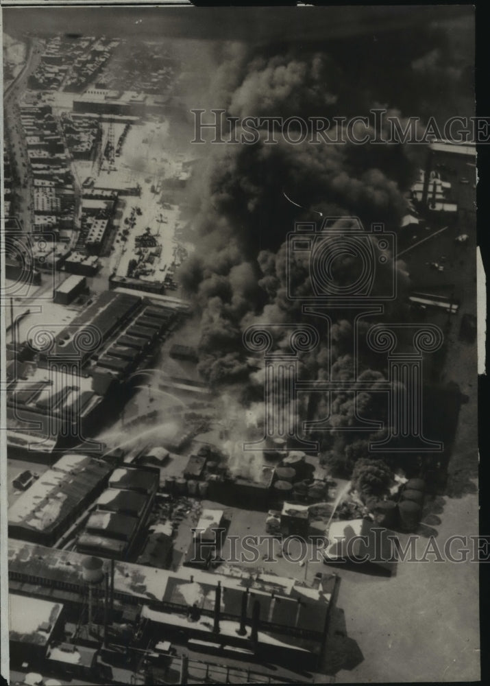 Press Photo A fire added its peril to flood at Pittsburgh - sba15361
