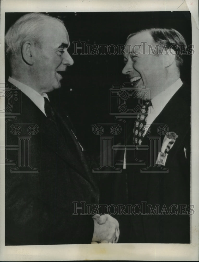 1946 Press Photo Philip Murray congratulated as CIO President by Walter Reuther