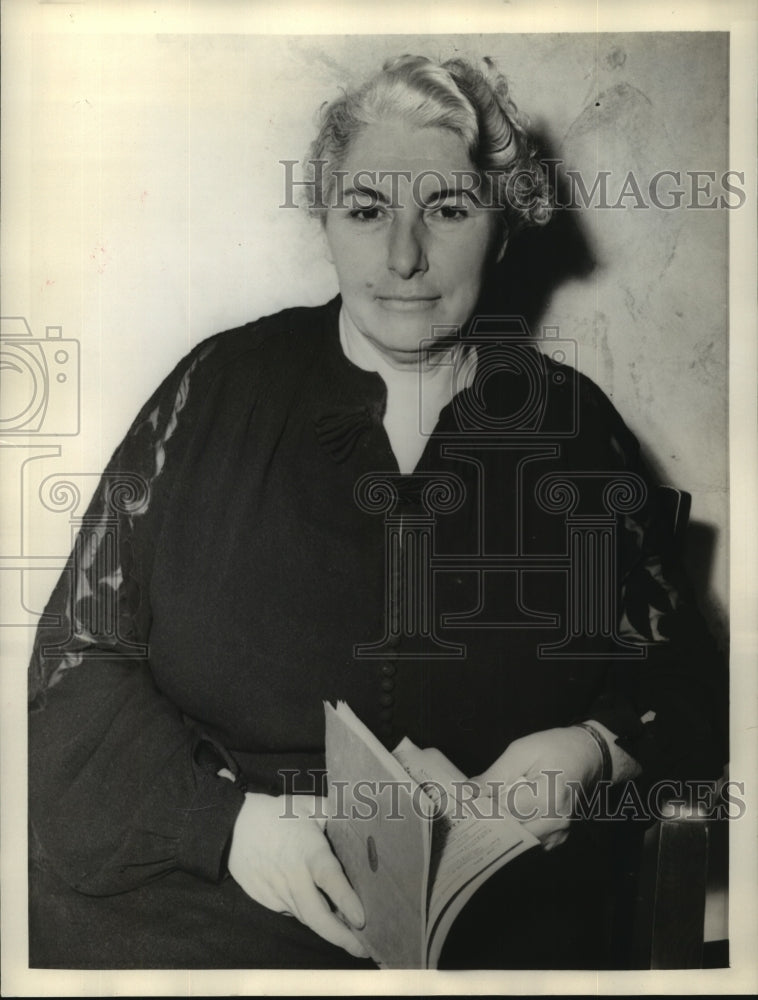 Press Photo Miss Leonora Simpson was indicted for threatening H. McGowan's life