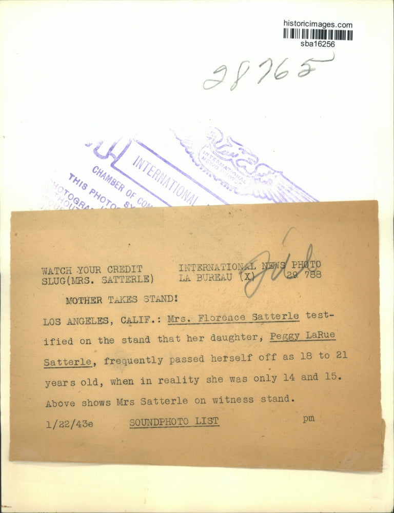 1943 Press Photo Florence Sattele On Witness Stand To Testify About Daughter