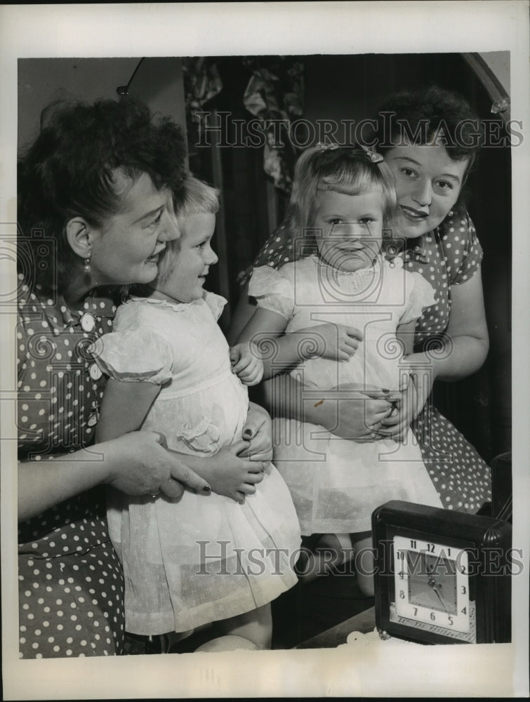 1948 Press Photo Mrs. Julie Strnad and her test tube baby Antoinette - sba16883- Historic Images