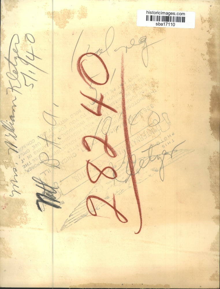 1940 Press Photo Mrs. William Kletzer poses for a portrait - sba17110