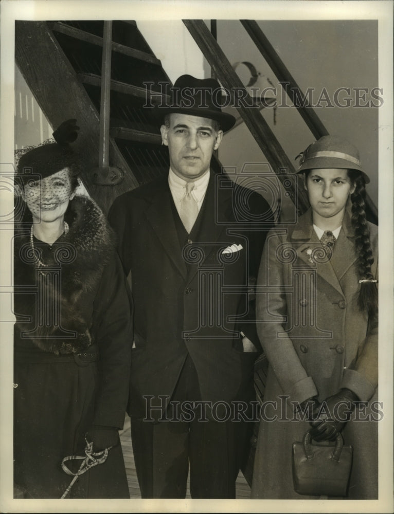 1939 Press Photo American Envoy to Russia Laurence Steinhardt shown with family- Historic Images