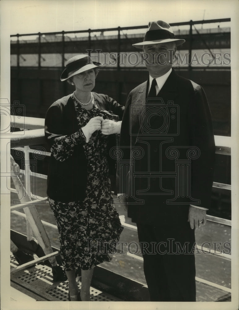 1934 Press Photo Adm. David F. Sellers and Mrs. Sellers on the S.S. Washington