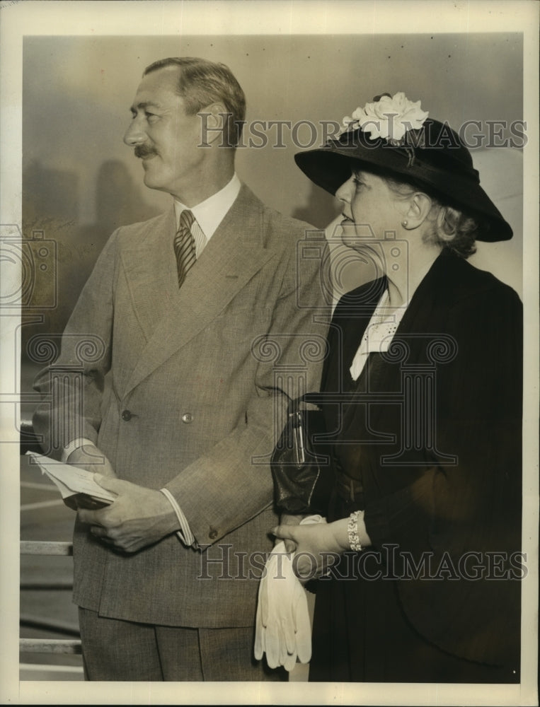 1940 Press Photo Sir Charles Dundas, new Governor of Uganda arrives with wife