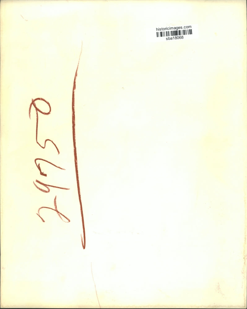 1947 Press Photo Bleriot H.Lamarre enters U.S. District Court in Washington