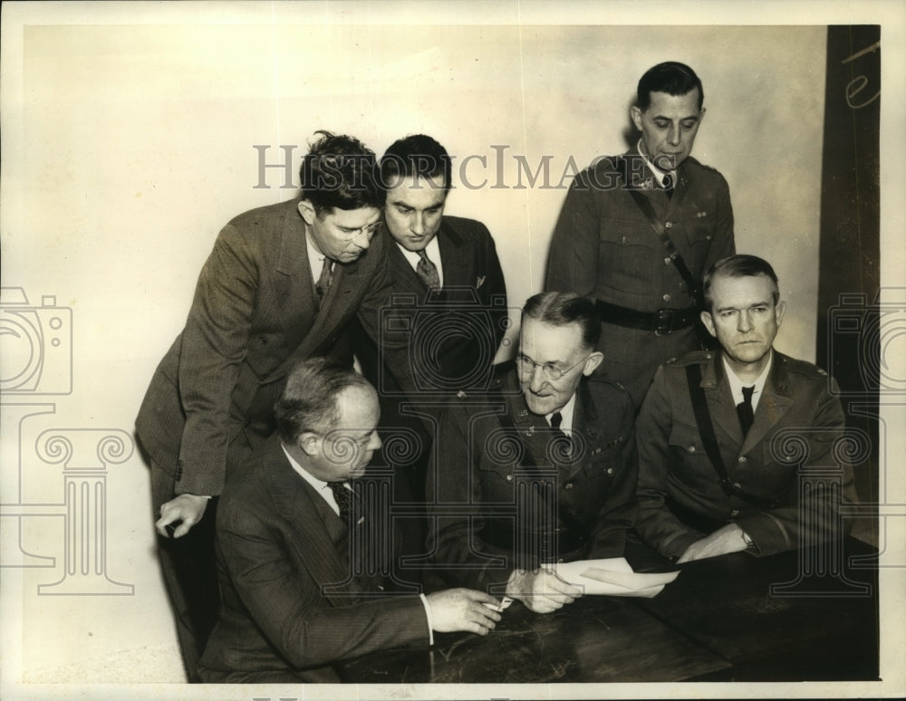 Press Photo Col Joseph I McMullen, Maj EW Leare, Wm Leahy at War dept- Historic Images