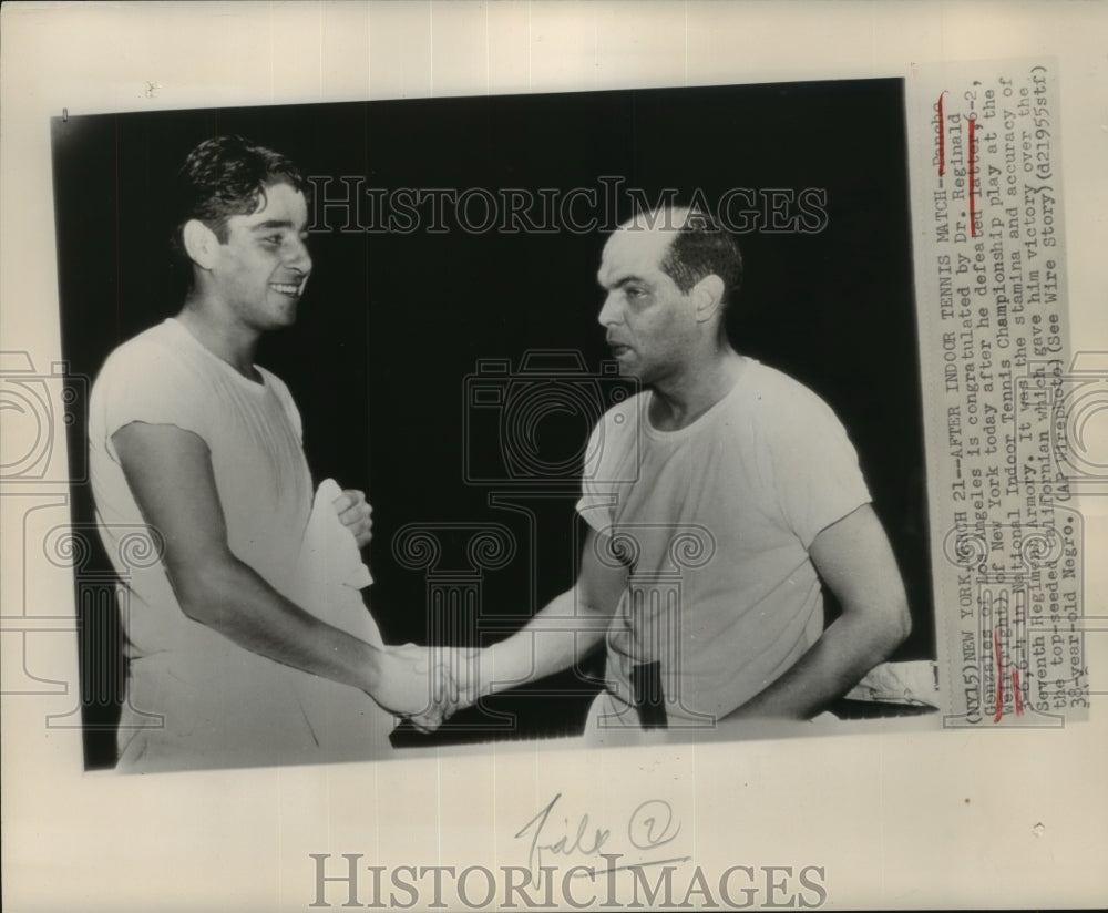 1955 Press Photo Pancho Gonzales & Dr Reginald Weir at Indoor Tennis Tourney- Historic Images