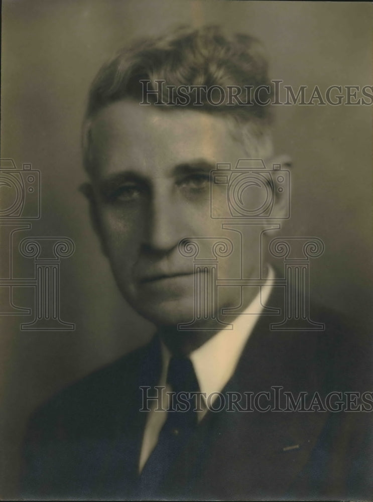 Press Photo Thomas Bartou of 406 Bedell Building S.A. - sba19418