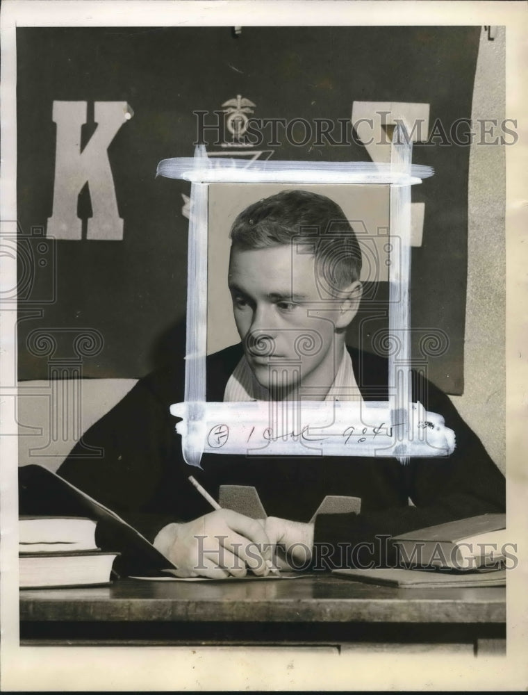 1940 Press Photo A portrait of Paul Christman - sba19472