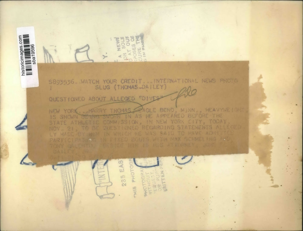 1939 Press Photo Harry Thomas swears before the State Athletic Commission