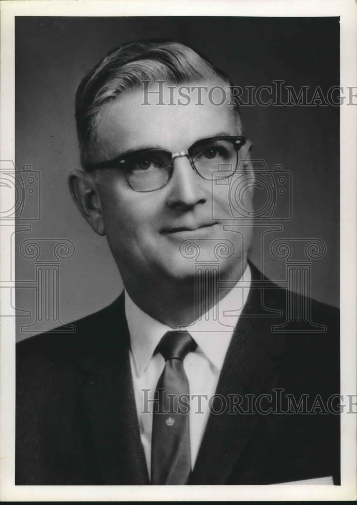 Press Photo Dr Vernon A Musselman poses for his portrait - sba19672