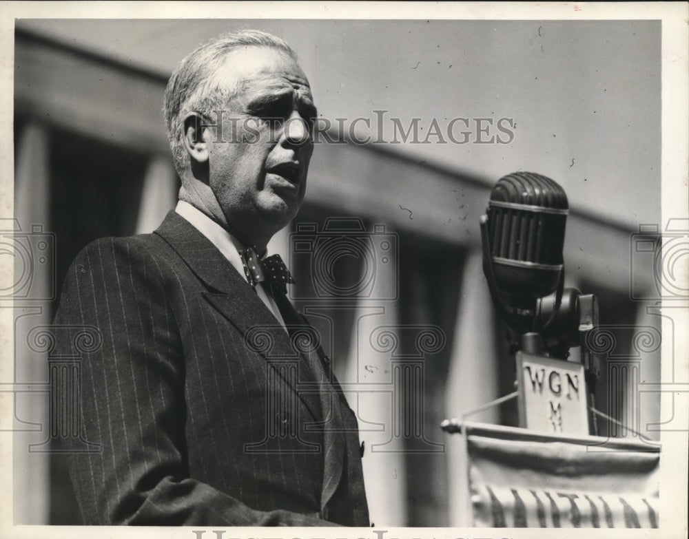 1941 Press Photo Merril C. Meigs speaks at " I am an American Day" celebration