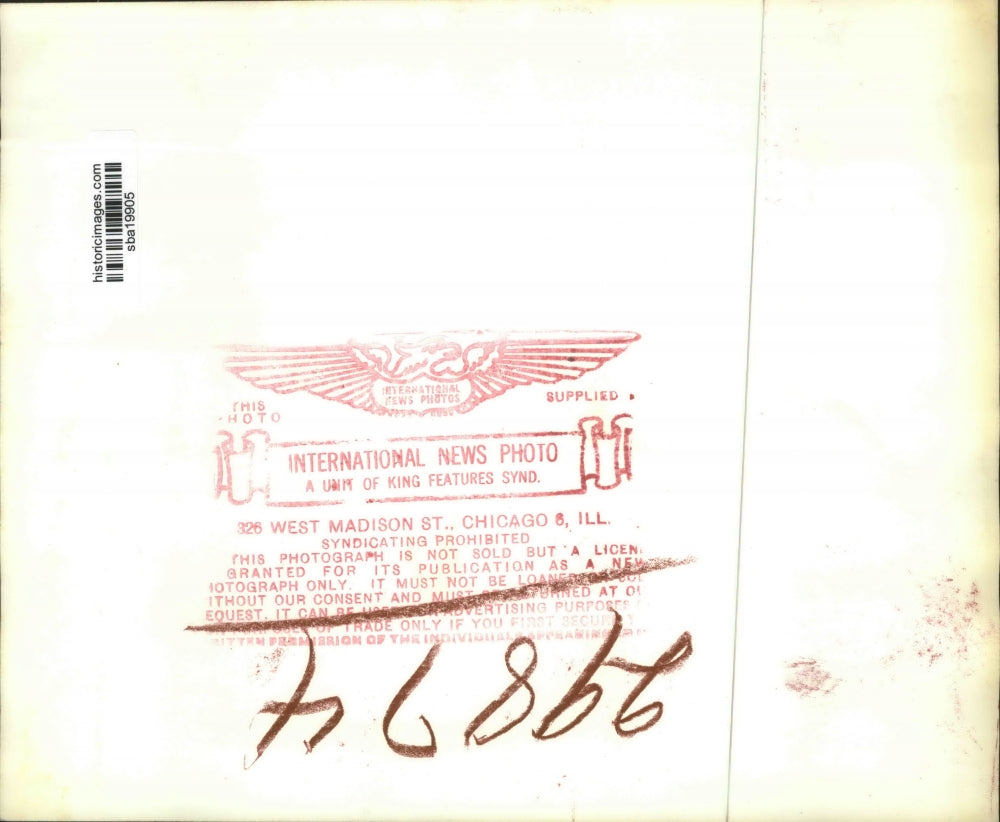 1955 Press Photo Barbara O'Brien pleas court to permit husband to accompany her