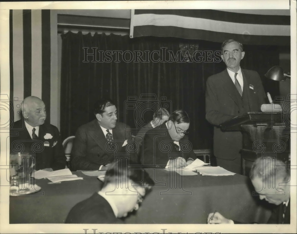 1937 Press Photo Mayor Daniel Hoan of Milwaukee opens Mayors Conference