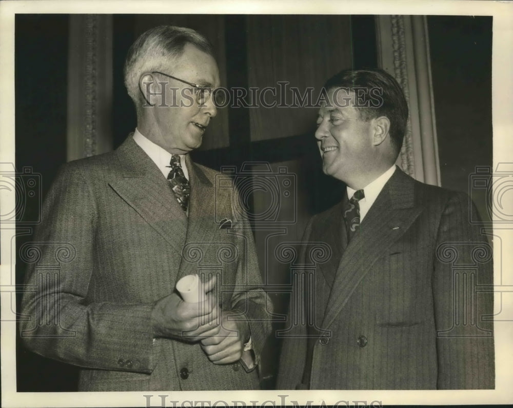 1939 Press Photo John Miller, Robert Lafollette at the War Referendum hearing