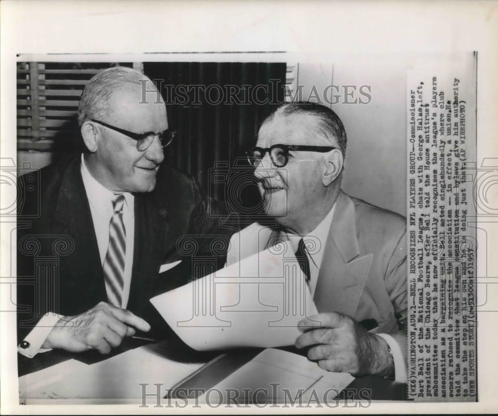 1957 Press Photo Commissioner Bert Bell talks with George Halas - sba20498
