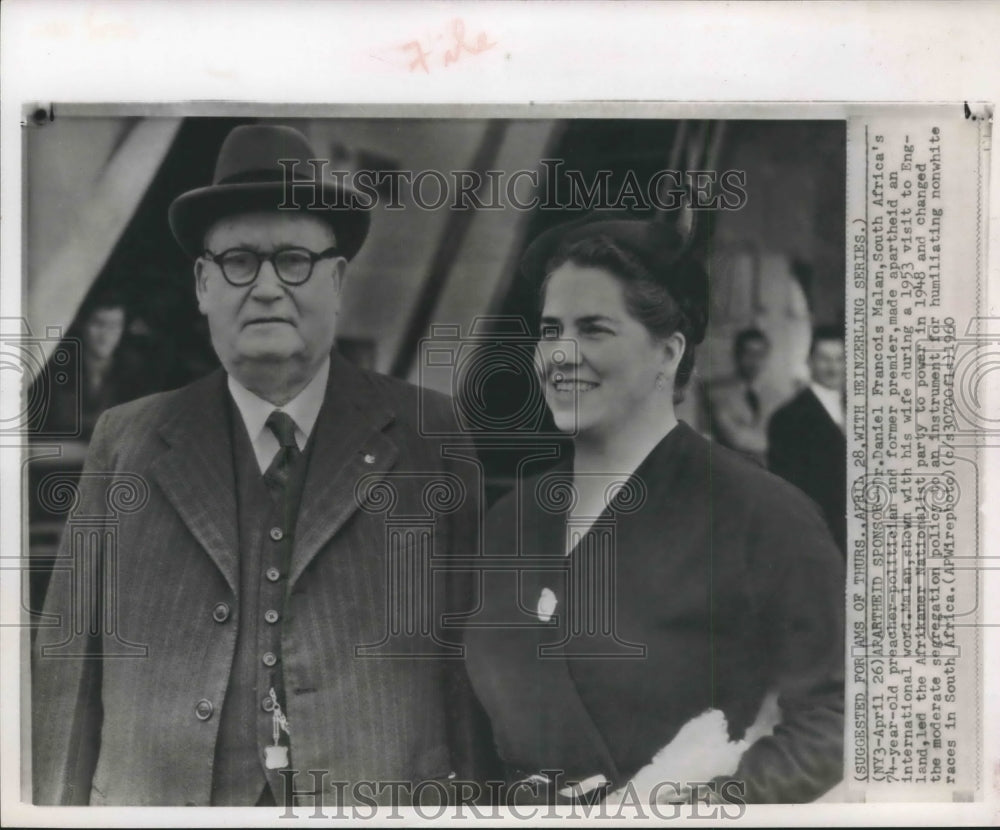 1960 Press Photo Dr. Daniel Francis Malan and wife shown during England Visit