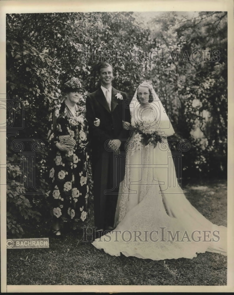 1838 Press Photo Mrs. Sarah Delano Roosevelt with John Roosevelt and bride- Historic Images