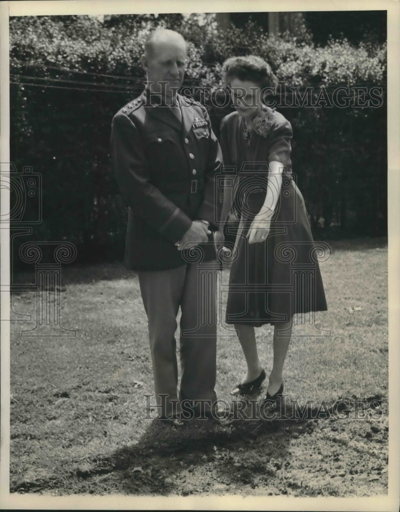 1943 Press Photo General McNair, American Army head views her wife's garden