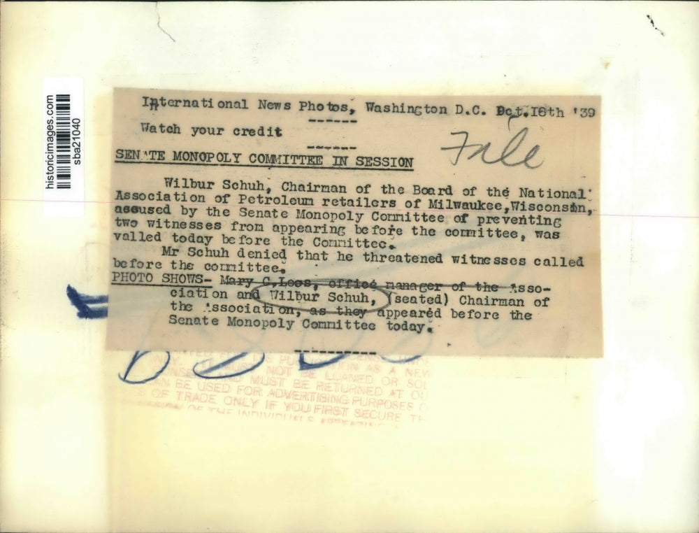 1939 Press Photo Wilbur Schuh Prevents 2 Witnesses From Appearing Before Comm