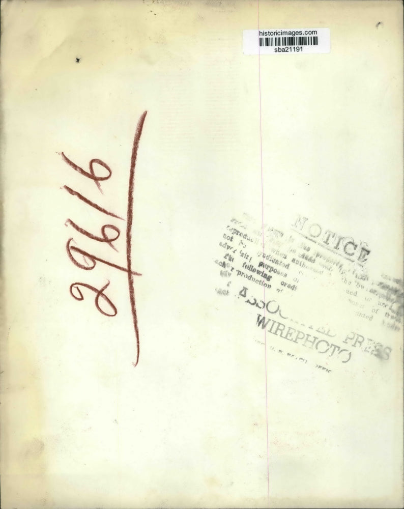 1948 Press Photo Jerry Thompson crosses finish line in distance medley race