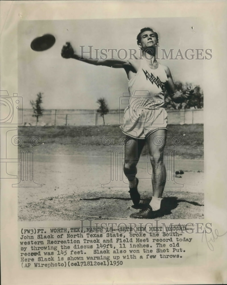 1950 Press Photo John Slack Sets New Discus Record at 149-Feet and 11-Inches