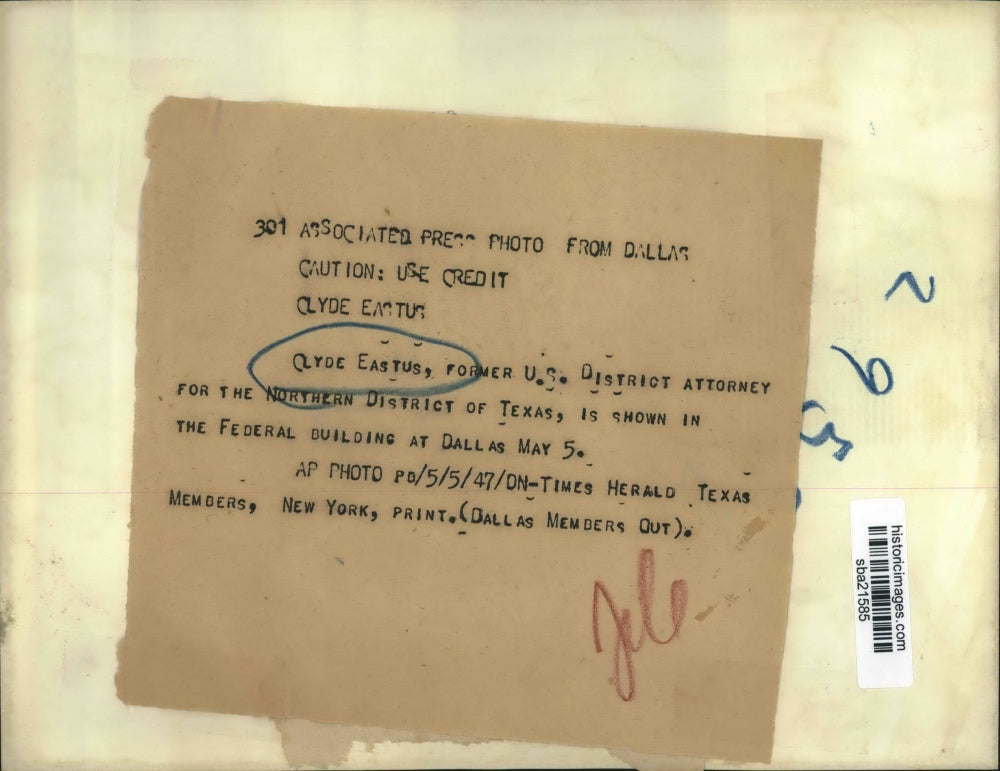 1947 Press Photo Attorney Clyde Eastus shown in Federal Building - sba21585