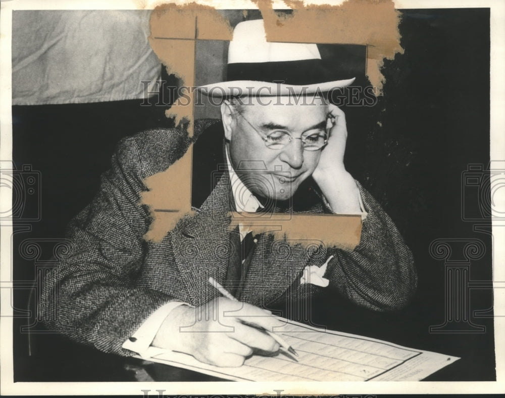 1938 Press Photo Governor Julius P Heil of Wisconsin at his desk - sba21706- Historic Images