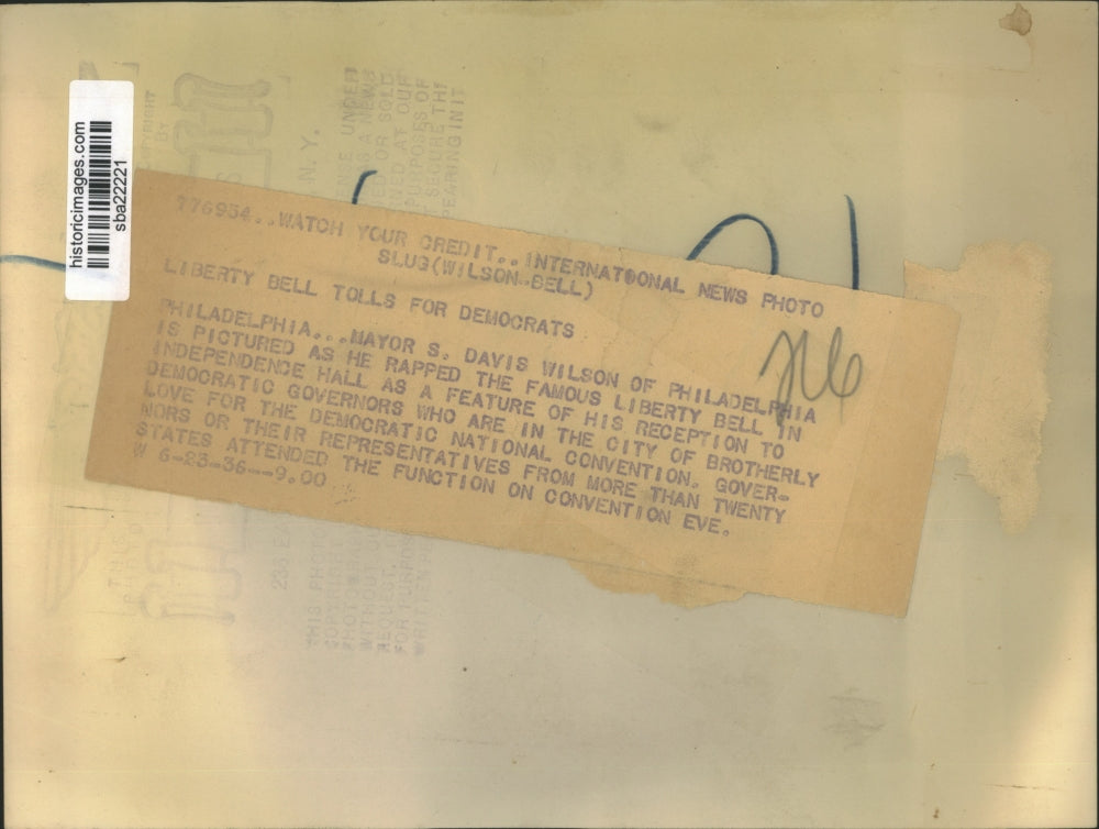 1936 Press Photo Philadelphia Mayor S Davis Wilson & the Liberty Bell