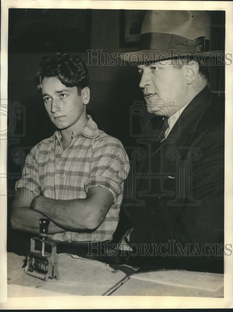 1938 Press Photo Robert Jacobso & police inspector Frank Lucey in aAlif