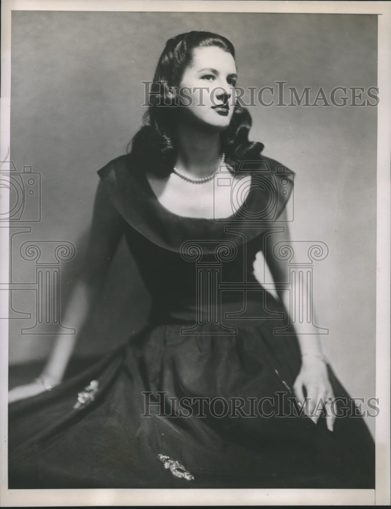 1946 Press Photo Nancy Armstrong daughter of Secy of Agriculture - sba22280