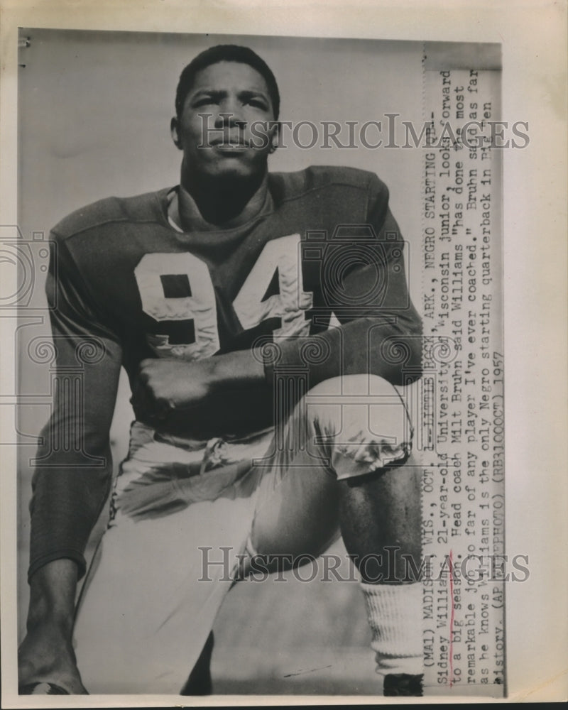 1957 Press Photo Sidney Williams makes great quarterback in the Big Ten history