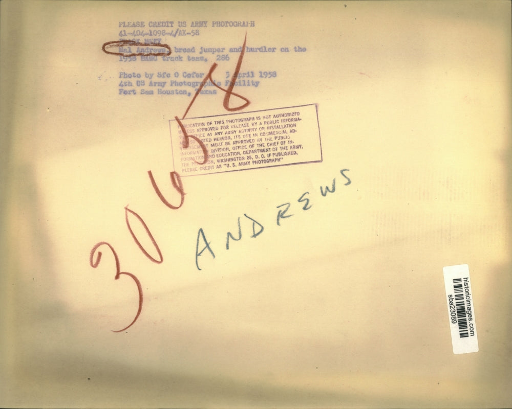 1958 Press Photo Mal Andrews broad jumper and hurdler on 1958 BAMC track team