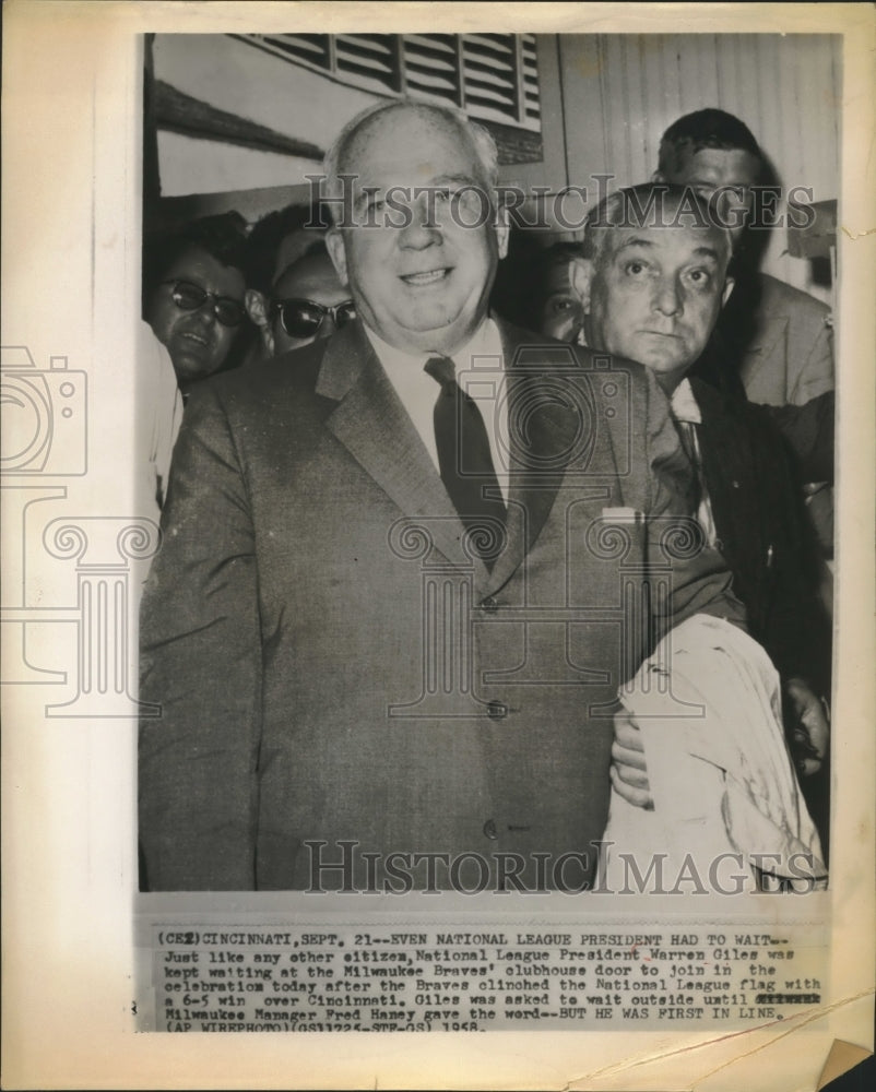 1968 Press Photo President Warren Giles waits for the Braves winning celebration- Historic Images