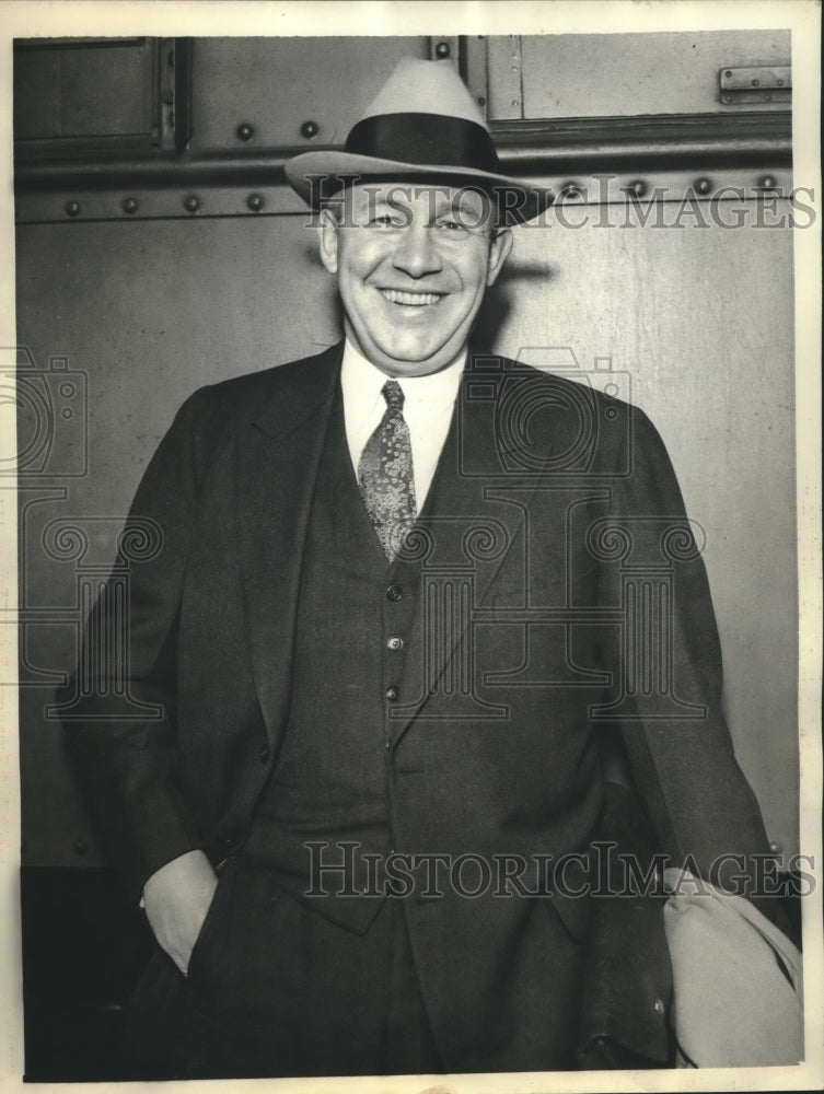 1934 Press Photo Donald Richard Head Man of NRA Debates with Senator Dickinson- Historic Images