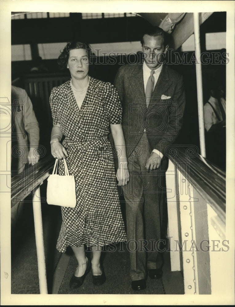 1938 Press Photo Prince and Princess Dominique Radziwill arrives Europe