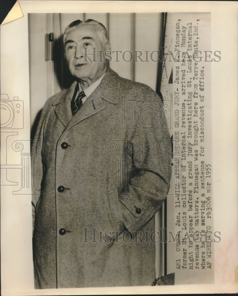 1955 Press Photo James Finnegan arrives for appearance before grand jury hearing