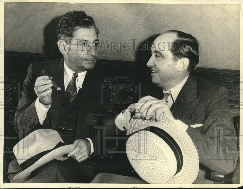 1934 Press Photo Dave Allen and his lawyer wait for the jury decision