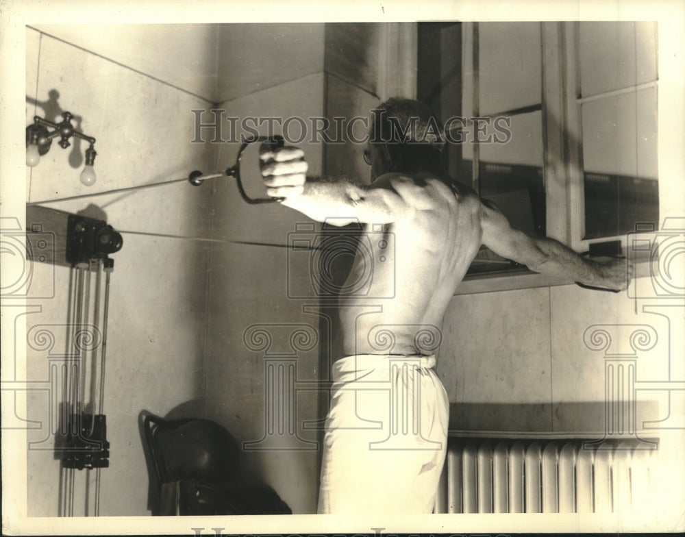 1938 Press Photo Sen. Theodore Francis Green at the pulleys in the Senate Gym- Historic Images