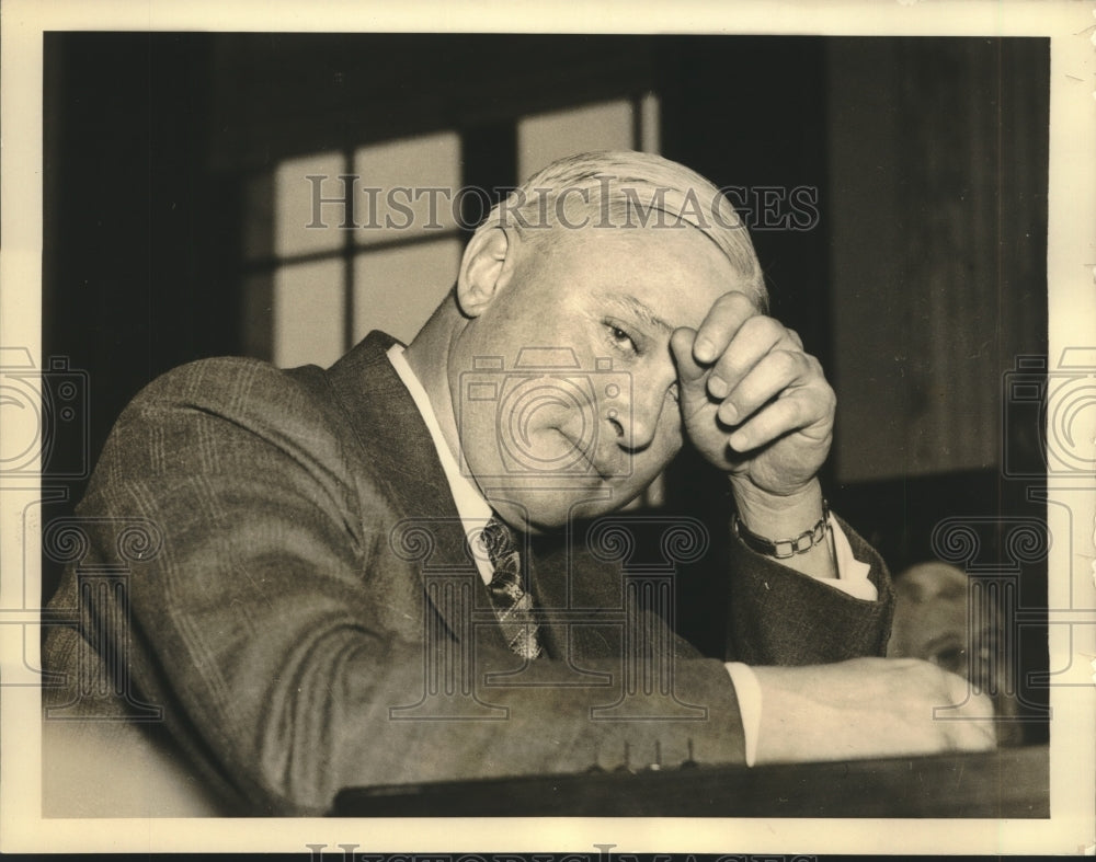 1937 Press Photo Goodyear Vice President Cliffton Slusser testifies - sba24435- Historic Images