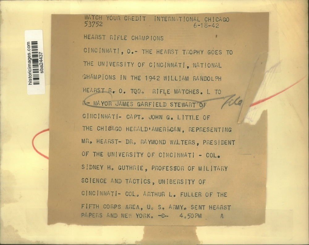 1942 Press Photo University of Cincinnati wins Hearst Trophy for rifle matches