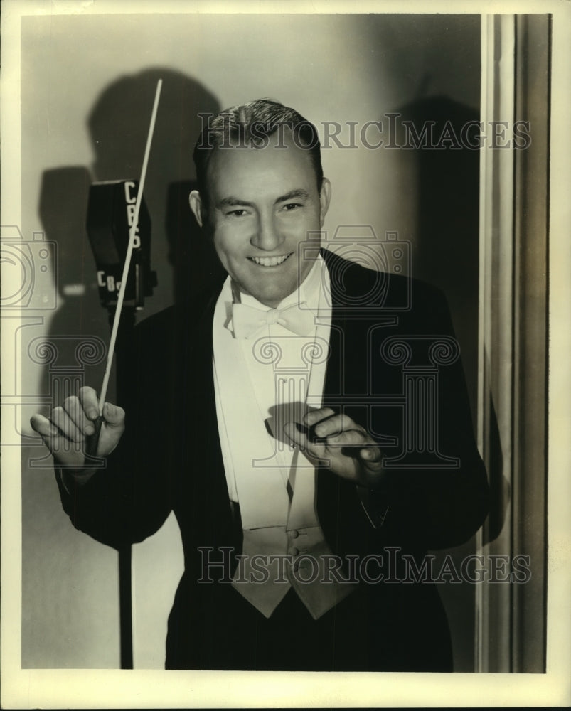 Press Photo Felix Mills in The Silver Theatre - sba24494