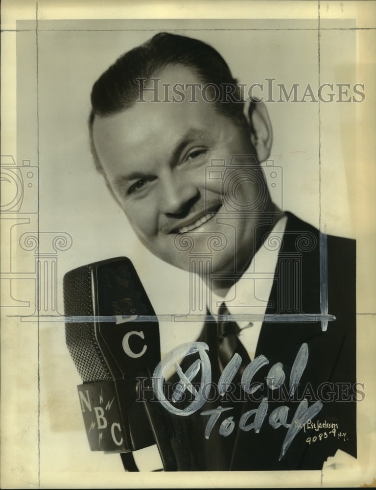 1939 Press Photo Lawrence Tibbett, Opera Baritone sings Easter Classics over NBC