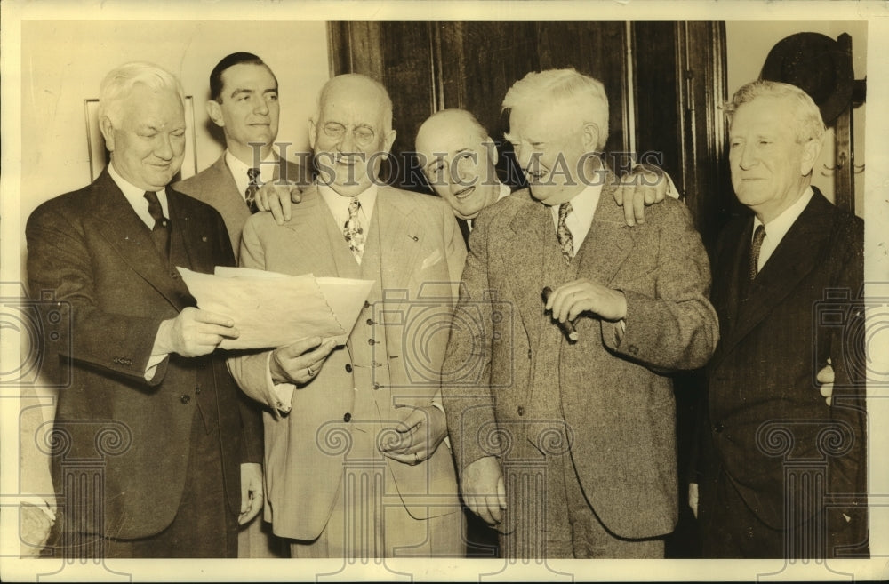 1937 Press Photo J. N. Flanagan receives Exposition Post and prominent Texans- Historic Images