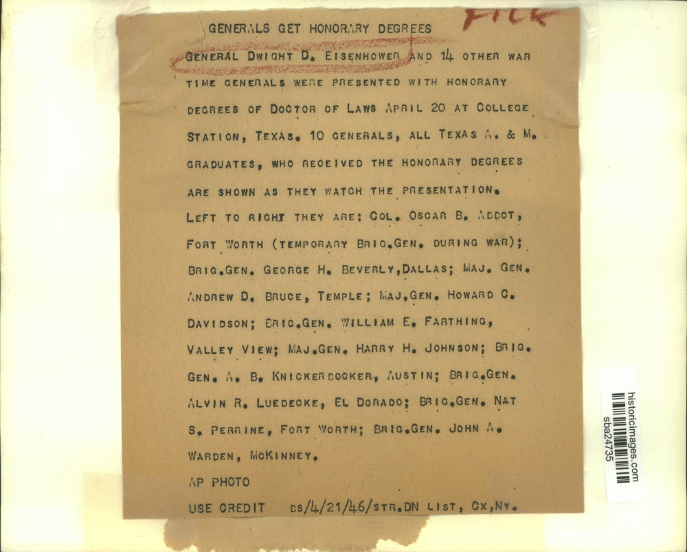 1946 Press Photo Gen Dwight Eisenhoower &14 others get Dr of Law degrees