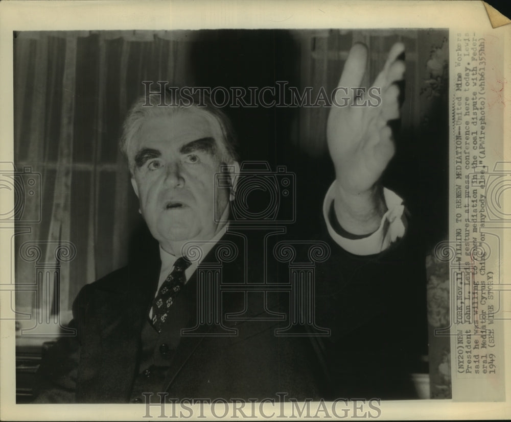 1949 Press Photo United Mine Workers president John L Lewis at conference