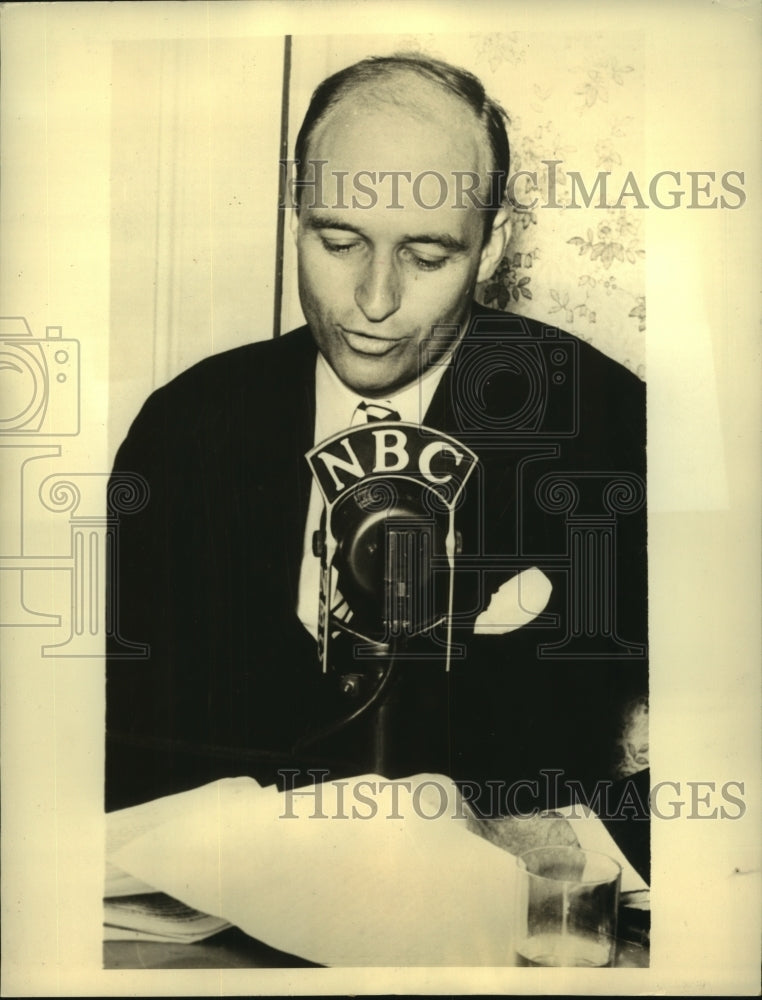 1938 Press Photo James Roosevelt Denies Any Assistance From Being Pres Son
